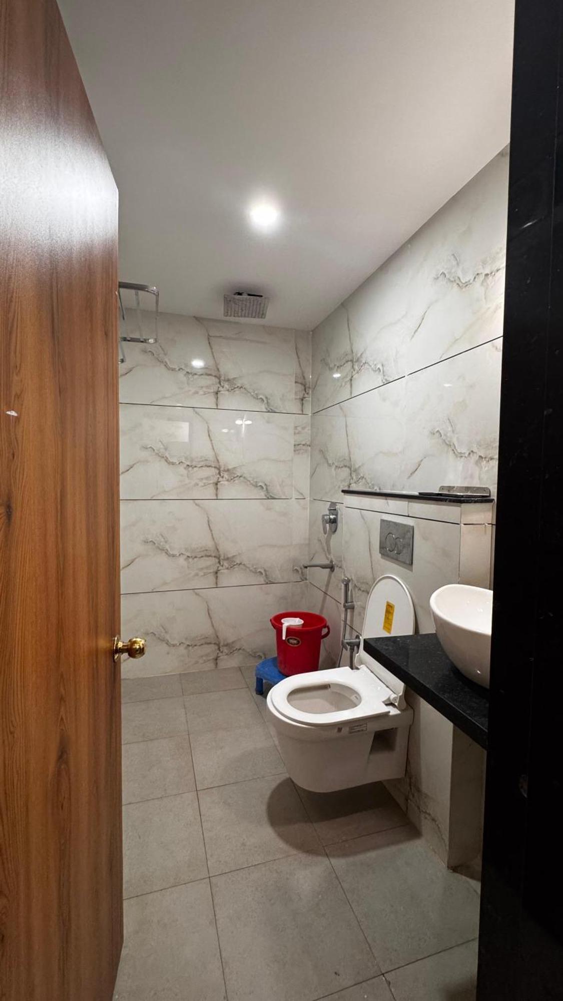Hotel Prakasham Ujjain Buitenkant foto